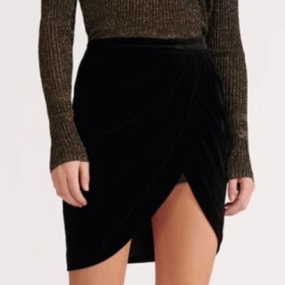 NWT Veronica Beard Vega Velvet Faux Wrap Skirt Size 4 Black - Picture 1 of 15